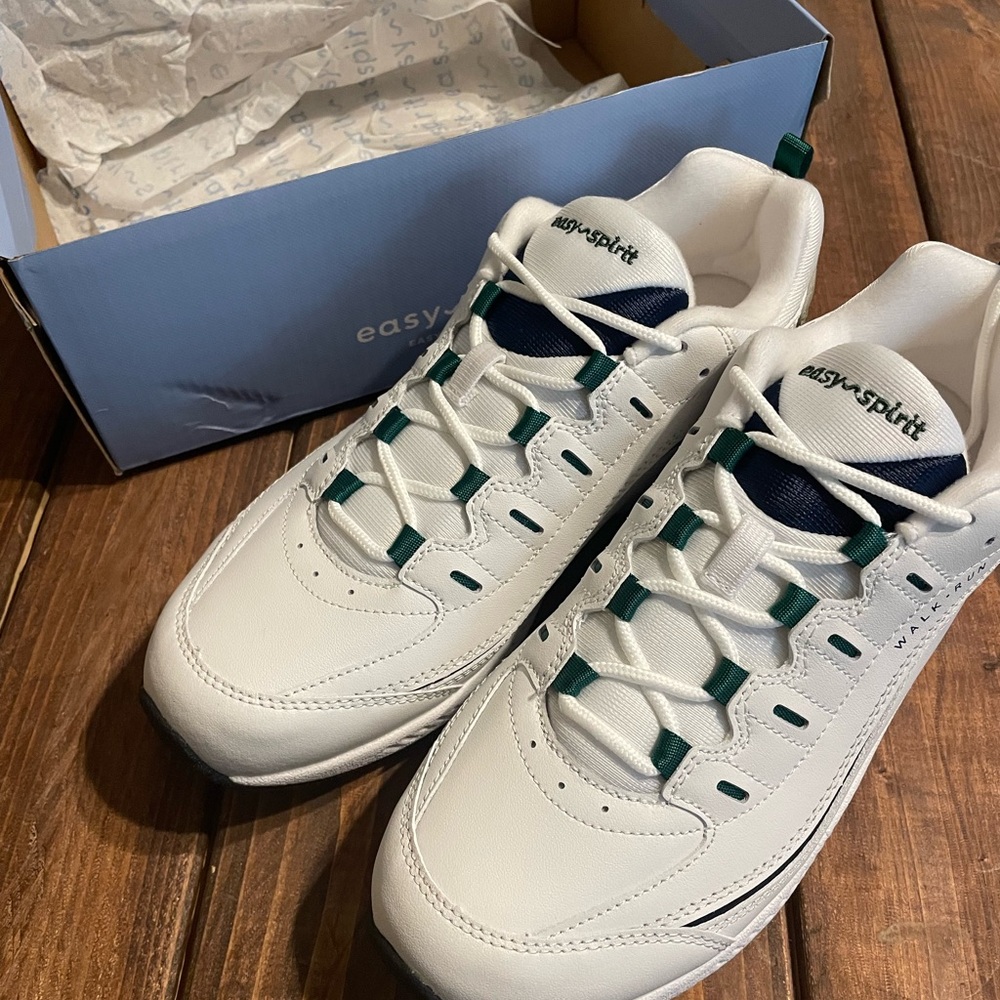 NIB, NWT Easy Spirit Romy Walking Shoes | Women’s size 8 |